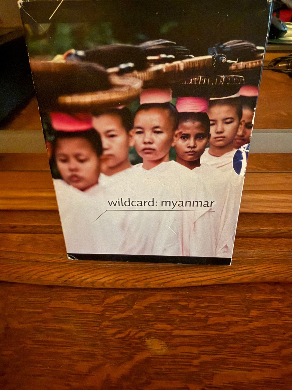 Wildcard du Myanmar, Enlèvement ou Envoi, Tous les âges, Comprend un DVD, Autres genres