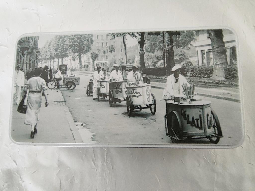 Blikken doos met afbeelding van straatverkopers., Ophalen of Verzenden, Zo goed als nieuw, Overige, Overige merken