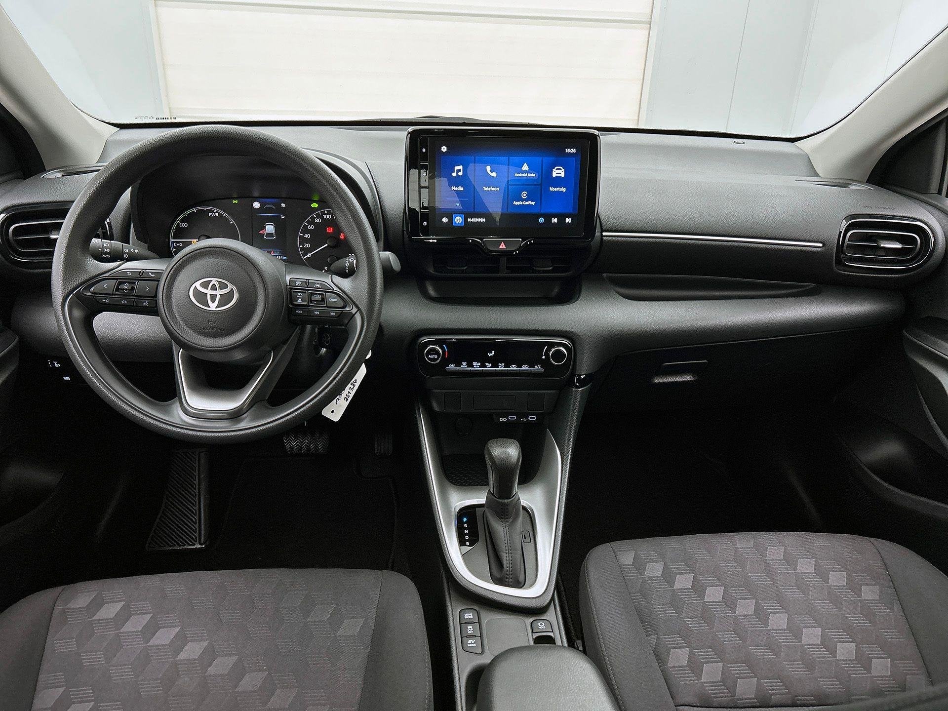 Toyota Yaris 1.5 Dual VVT-ie Dynamic CVT, Auto's, https://public.car-pass.be/vhr/46f1e8e0-3a4f-47a1-adb0-4151d9ca4319, Stof, Gebruikt