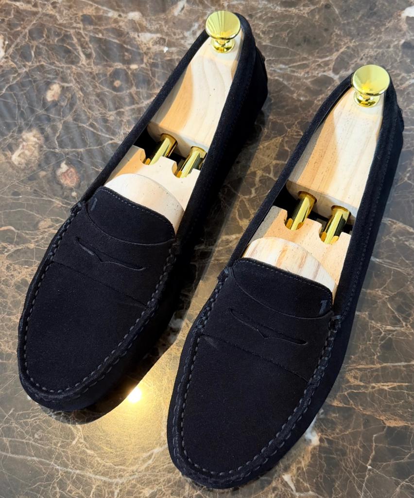 Tod's Gommino Loafers Driving Shoes Zwart Suède maat 40, Kleding | Dames, Schoenen, Ophalen of Verzenden, Gedragen, Instappers
