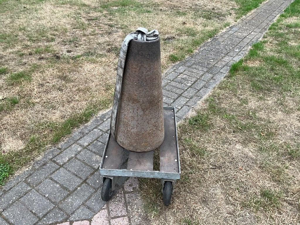 Aambeeld, Ophalen