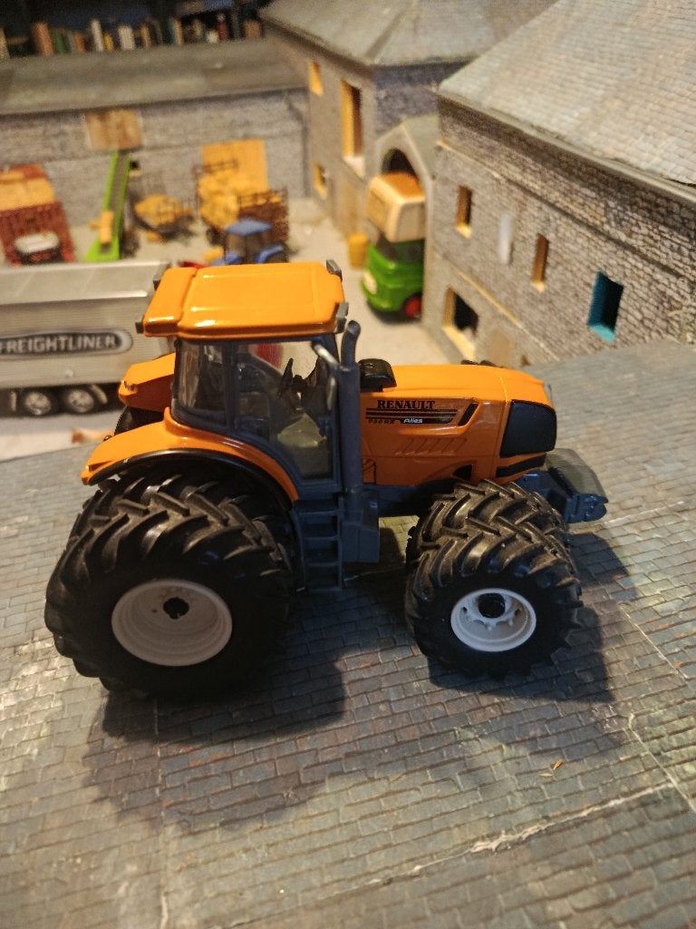 Renault Atles 936RZ UH roues jumelées, Enlèvement ou Envoi, Comme neuf, Tracteur et Agriculture, Universal Hobbies