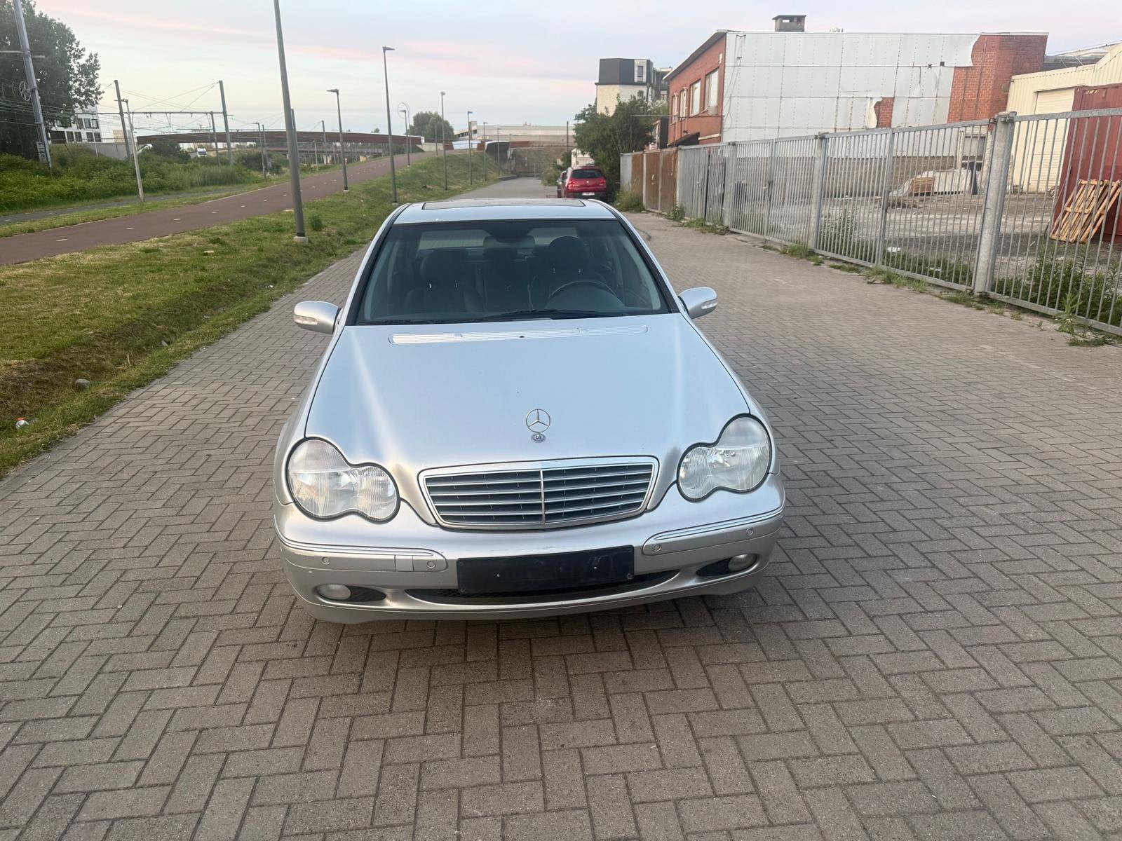 Mercedes Benz C Klasse 240 Elegance Automaat Airco Schuifdak, Autos, Cuir, Argent ou Gris, Achat, Volant multifonction