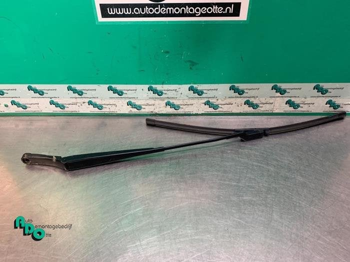 Ruitenwisserarm voor van een Volkswagen Caddy (Caddy 10-), Gebruikt, -, Volkswagen, -