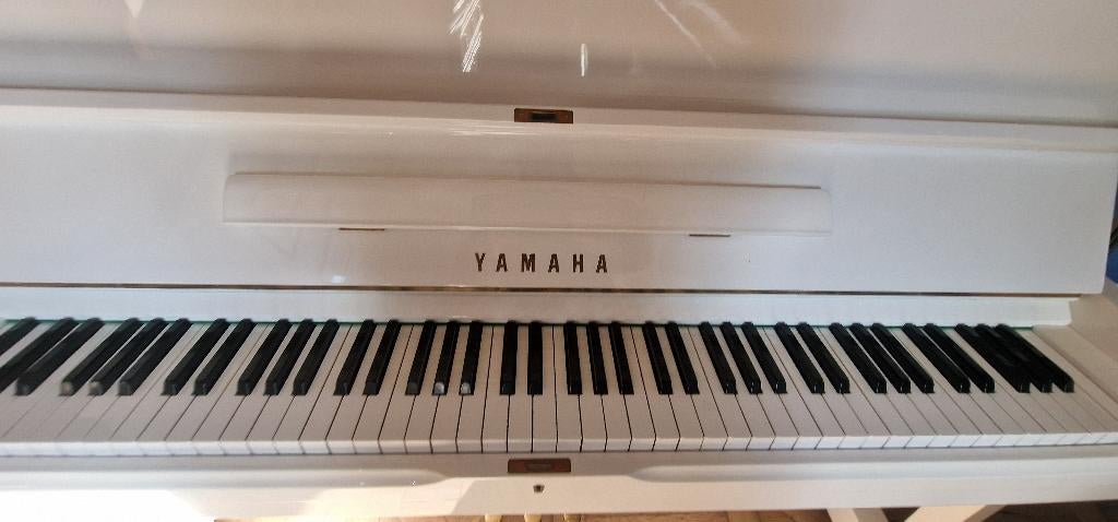 U1 YAMAHA BLANC, Enlèvement ou Envoi, Brillant, Utilisé, Piano