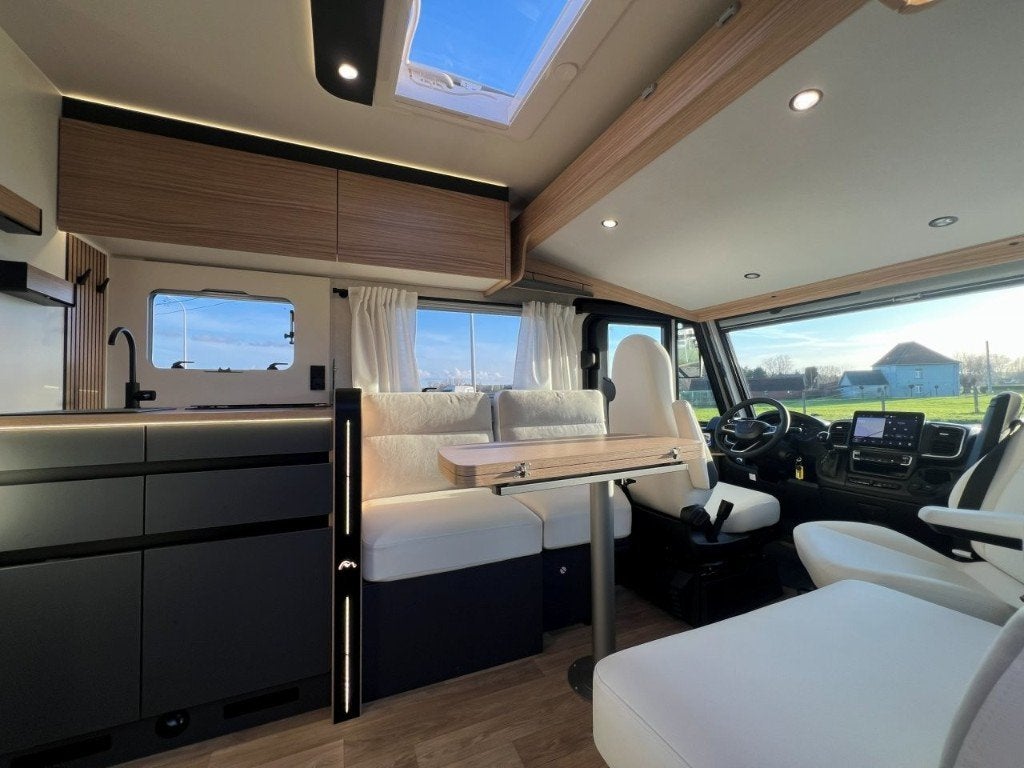 Mooveo INT-72EBF | Twin + Hefbed | 2026, Fiat, Pilote, Luifel, Bedrijf