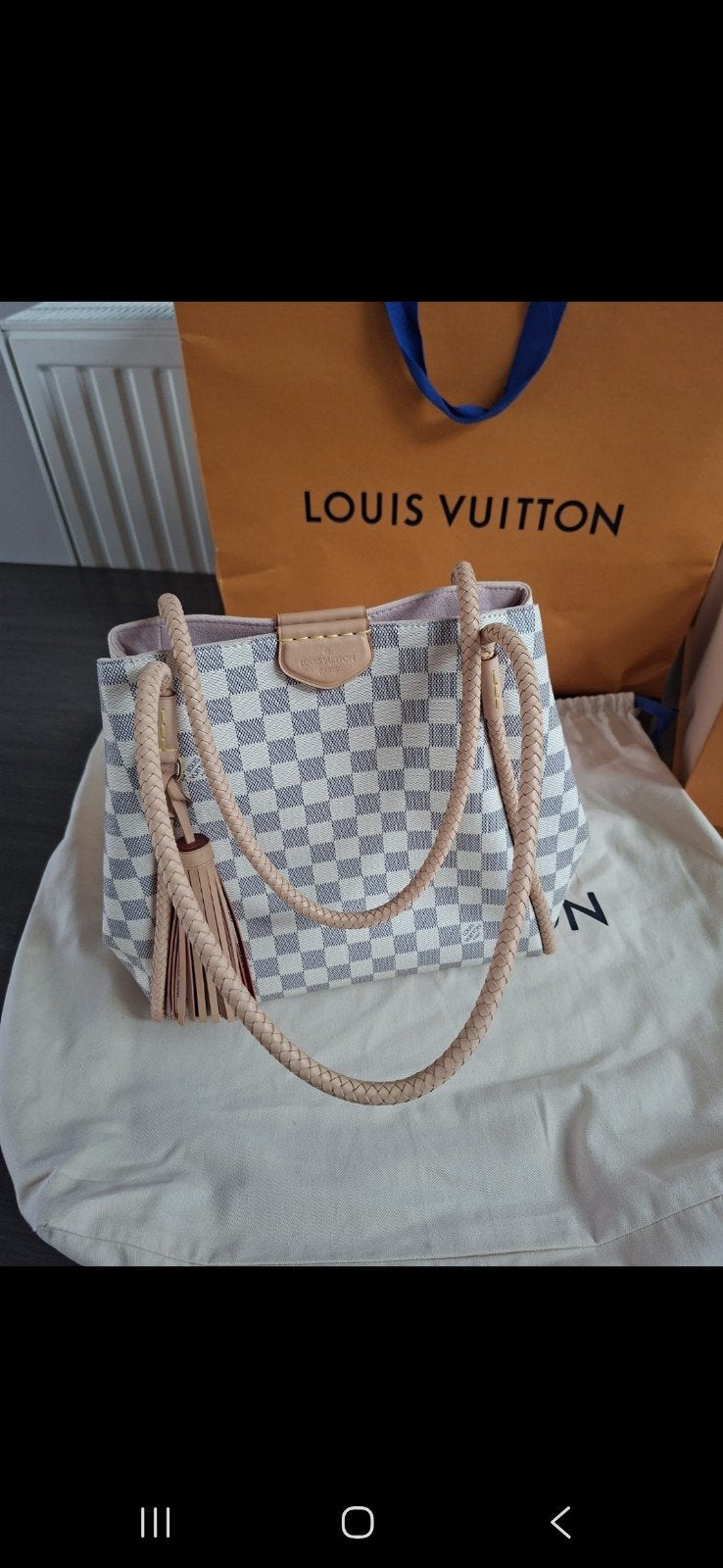 Louis Vuitton Propriano Nouveau !, Enlèvement
