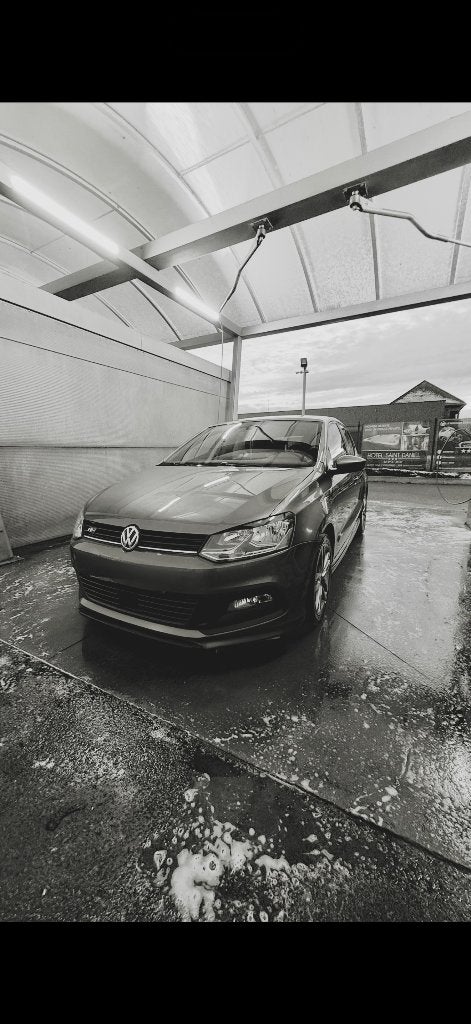 VW polo 1.4 TDI R-Line, Autos, Argent ou Gris, Achat, Boîte manuelle, Entretenue par le concessionnaire