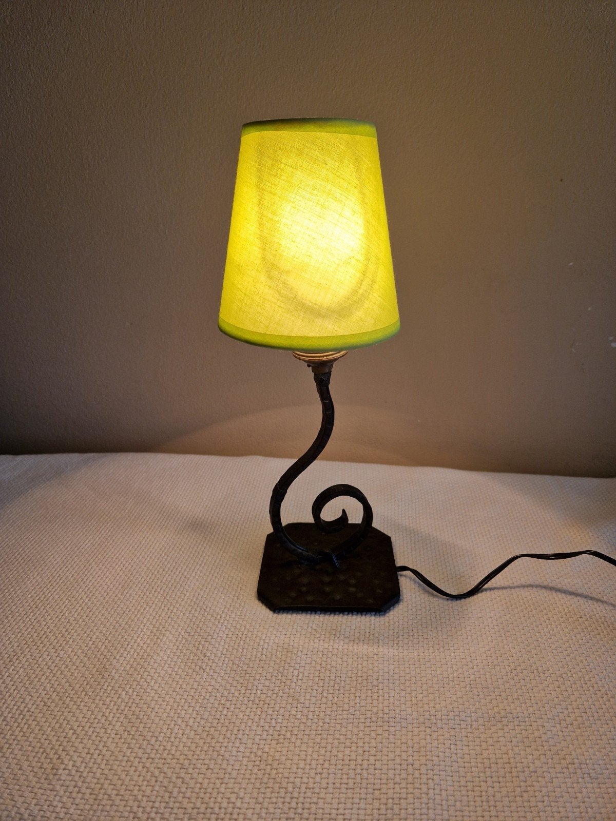 petite lampe en fer abat-jour vert, Gebruikt, Met schakelaar, Ophalen of Verzenden, Zwart