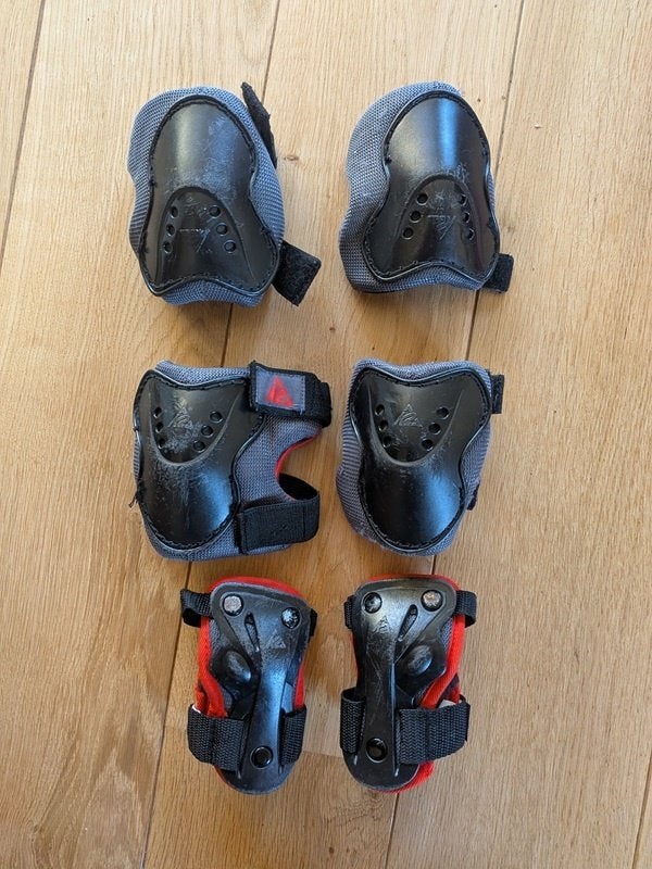 sport - K2 protections roller trottinette skate enfant, Sports & Fitness, Enlèvement, Utilisé, K2