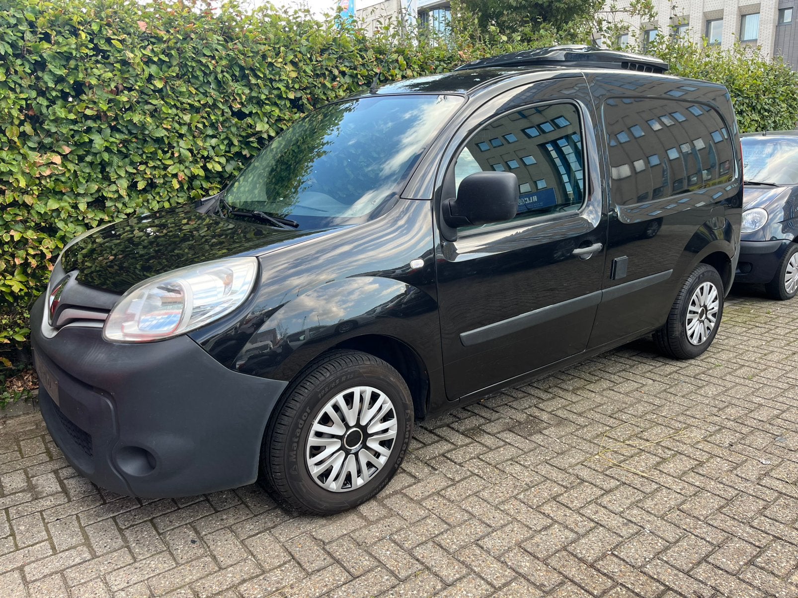 Renault kangoo frigo, Auto's, Euro 5, 4 cilinders, Renault, Zwart