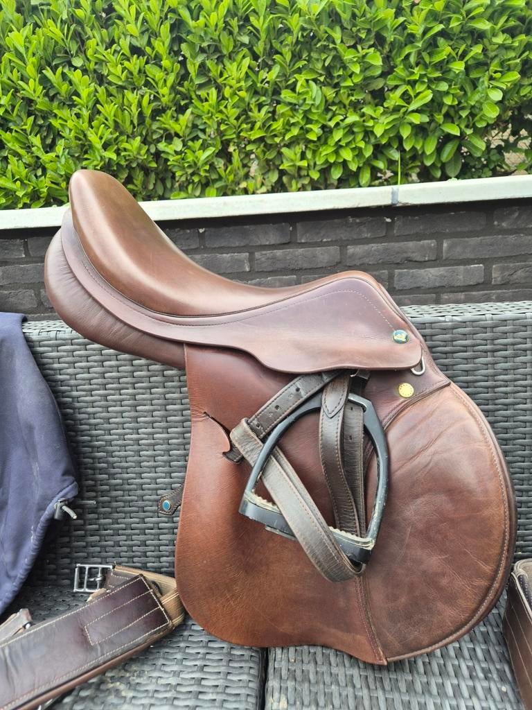 Prestige Roma jump 17 inch, Animaux & Accessoires, Chevaux & Poneys | Selles, Obstacle, Enlèvement