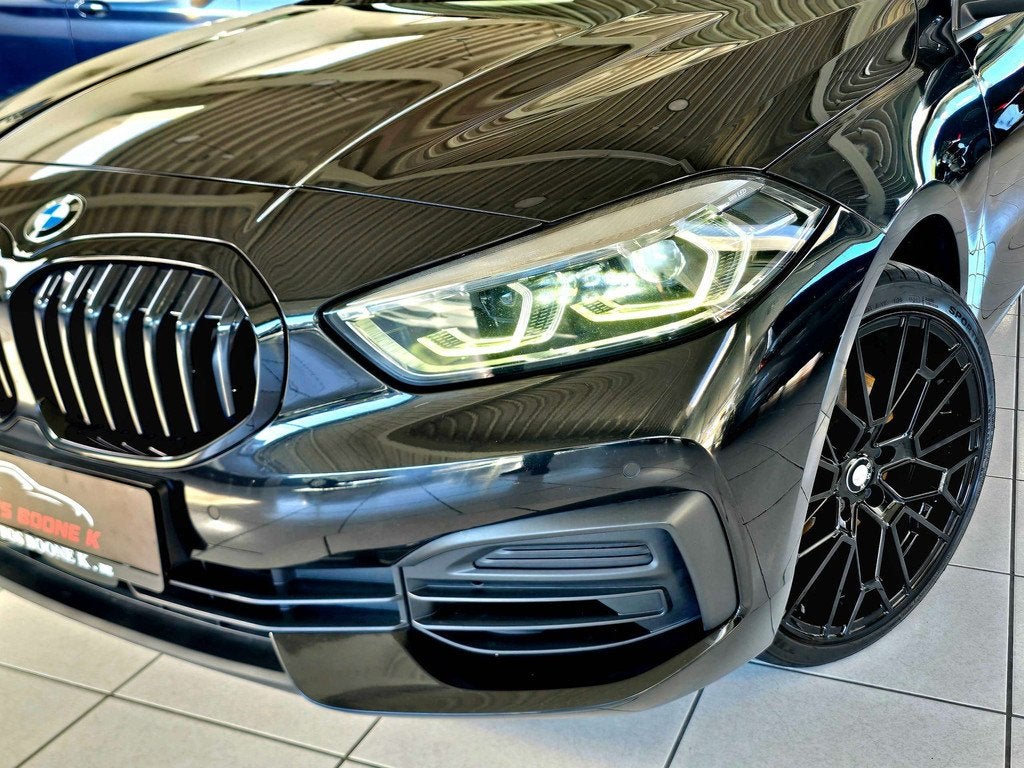 BMW 118 / Led lichts / APPLE+Android / DAB radio / Garanti, Auto's, BMW, 1 Reeks, Gebruikt, Lichtsensor, Zwart