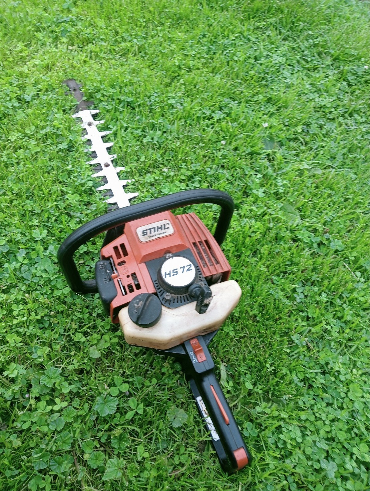 Taille haie thermique Stihl hs72, Enlèvement