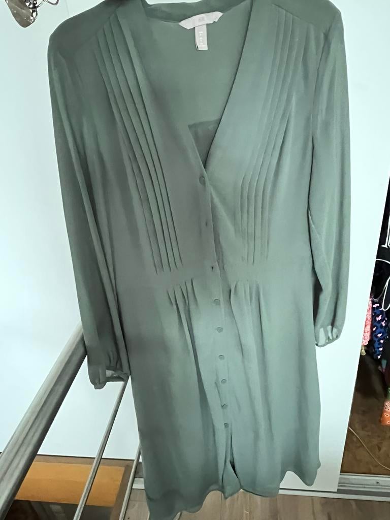Robe plissée kaki S/M, Enlèvement ou Envoi, Porté, Sous le genou