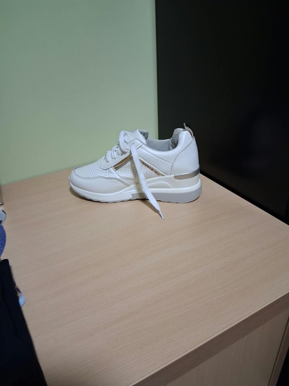 Witte dames sneakers met sleehak maat 35-36 - Nieuw, Enlèvement ou Envoi, Blanc