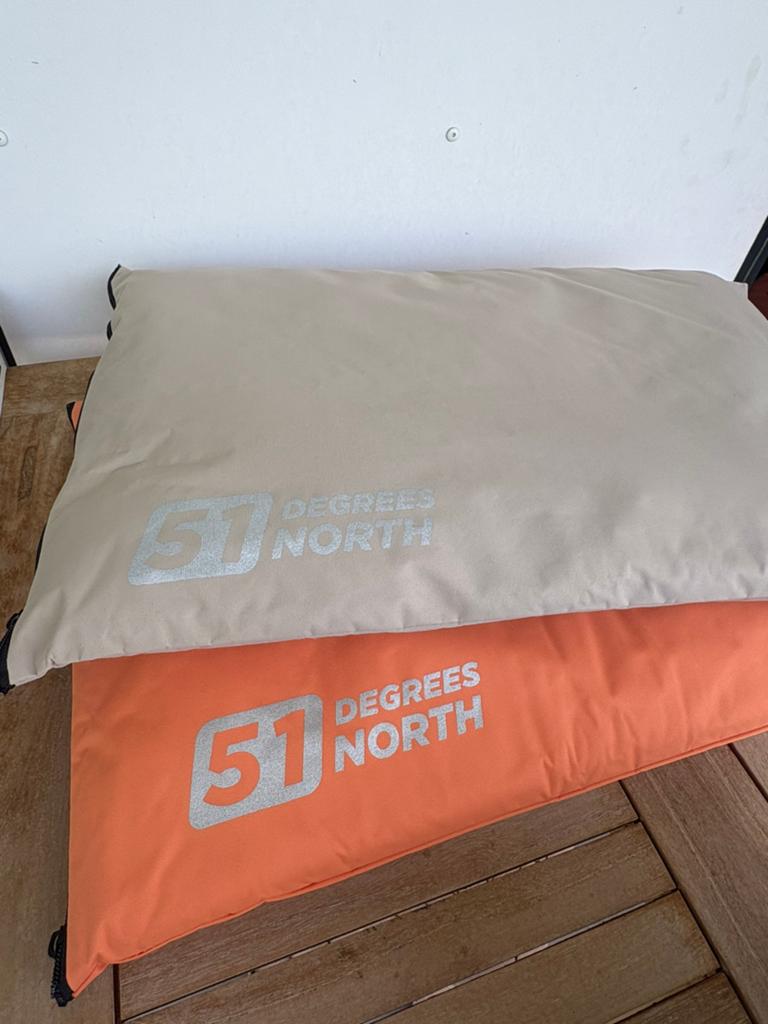 51 Degrees North reiskussens, Dieren en Toebehoren, Hondenmanden, Ophalen, Zo goed als nieuw