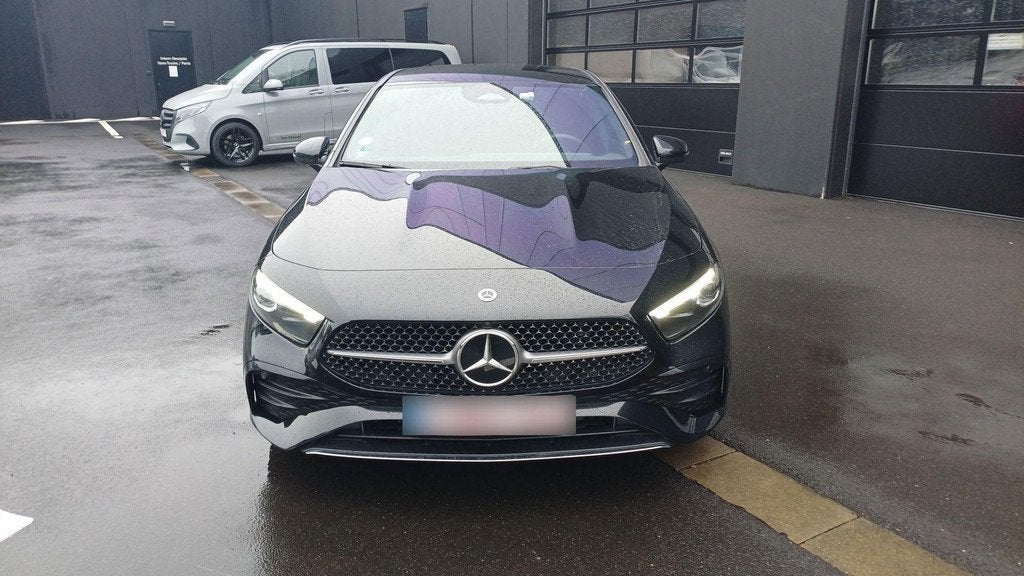 Mercedes-Benz A-Klasse Limousine A 180 AMG Line, 100 kW, Classe A, Entreprise, Carnet d'entretien