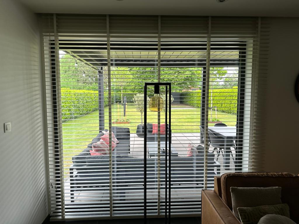 Aluminium jaloezie 50 mm, Ophalen, Zo goed als nieuw, Wit