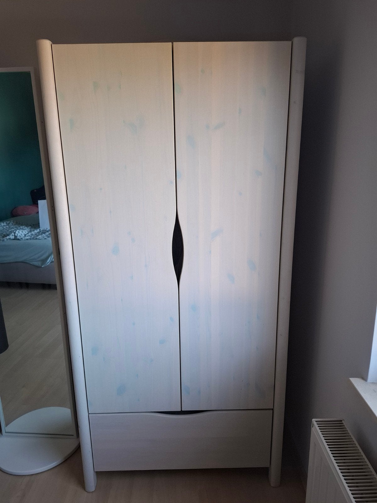 Ensemble de 3 armoires et table de chevet pour chambre d'enf, Enlèvement