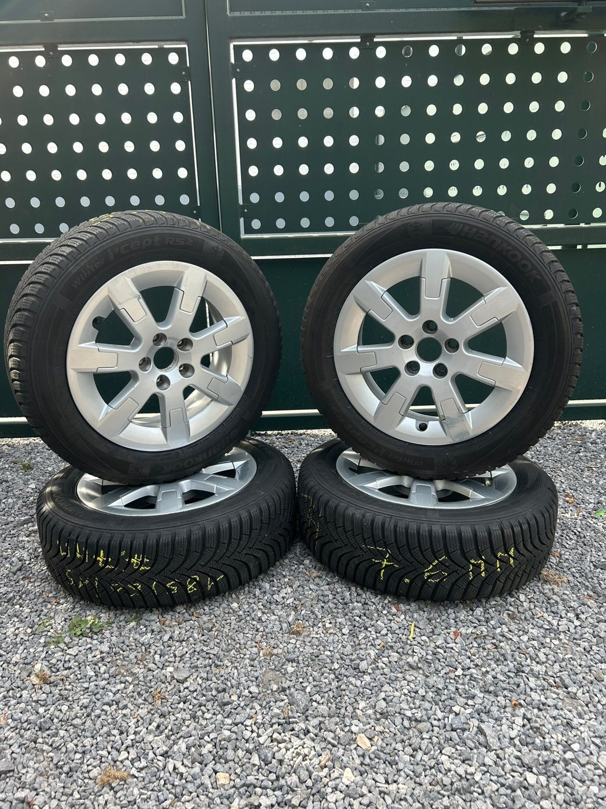 Kit hiver vw polo 185/60/15 également pour seat et skoda, Autos : Pièces & Accessoires, Pneus & Jantes, 15 pouces, Pneus et Jantes