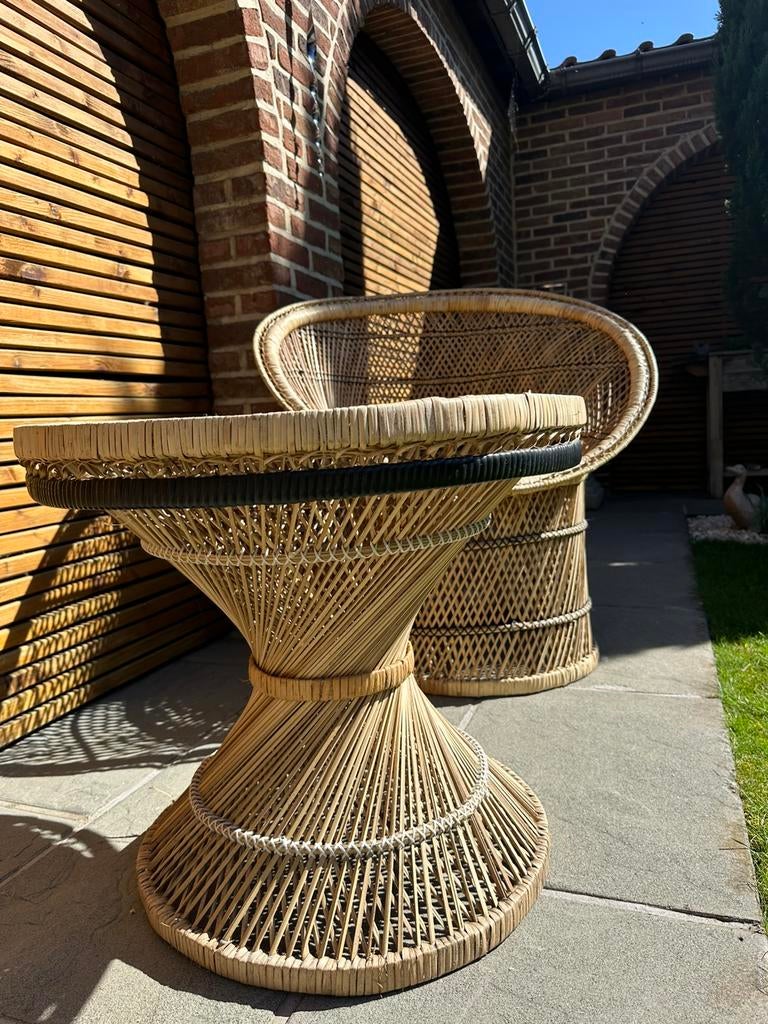 Chaise paon vintage , et table d'appoint en rotin 70', Enlèvement, Comme neuf, Rotin
