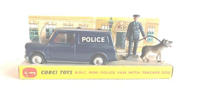 MINI POLICE met hond Corgi # 448., Hobby en Vrije tijd, Modelauto's | 1:43, Ophalen of Verzenden, Gebruikt, Auto, Corgi