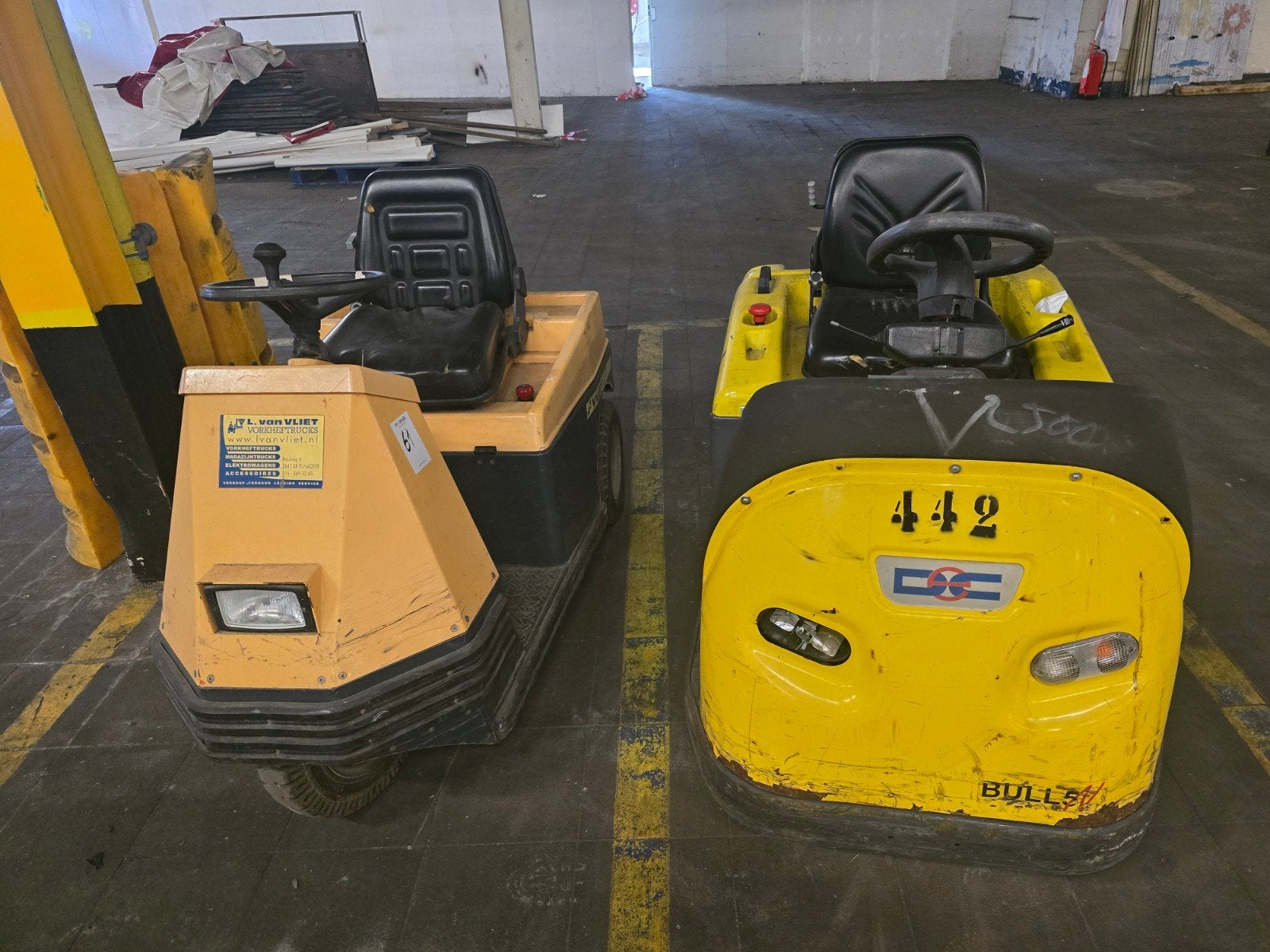 Elektrische Palletwagens spijkstaal 2 stuks, Ophalen, Gebruikt, Elektriciteit
