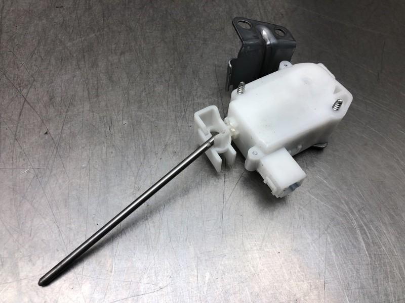 MOTEUR DE VEROUILLAGE DU FLUX DE CARBURANT Honda CR-Z (ZF1), Utilisé, Honda