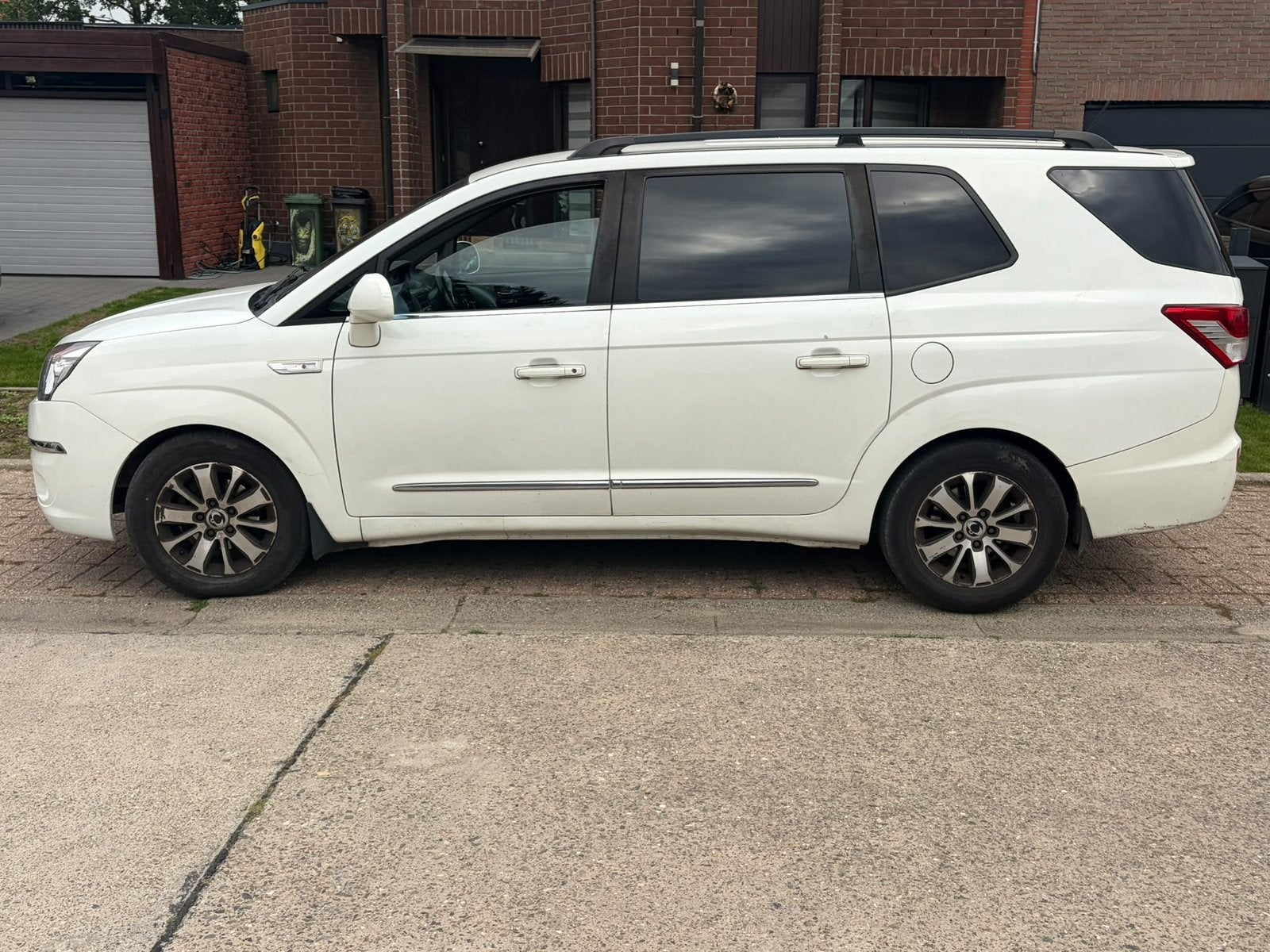 Ssanyong rodıus 2.2  AUTOMAAT euro6b lıchtevracht 2017/5, Auto's, Euro 6, Diesel, Particulier, Rodius