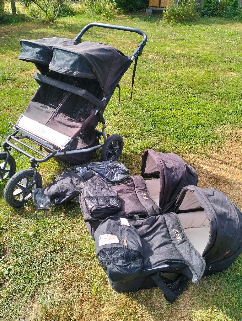 Mountain Buggy Duet Tweelingbuggy met mandjes, Ophalen, Gebruikt, Kinderwagen of Buggy