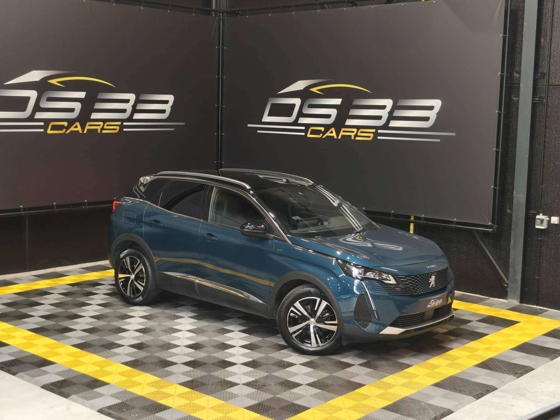 Peugeot 3008 1.2 GT /MassageLeder/LED/Keyless/DodeHoek/Memor, Automaat, Dealer onderhouden, Gebruikt, 1199 cc
