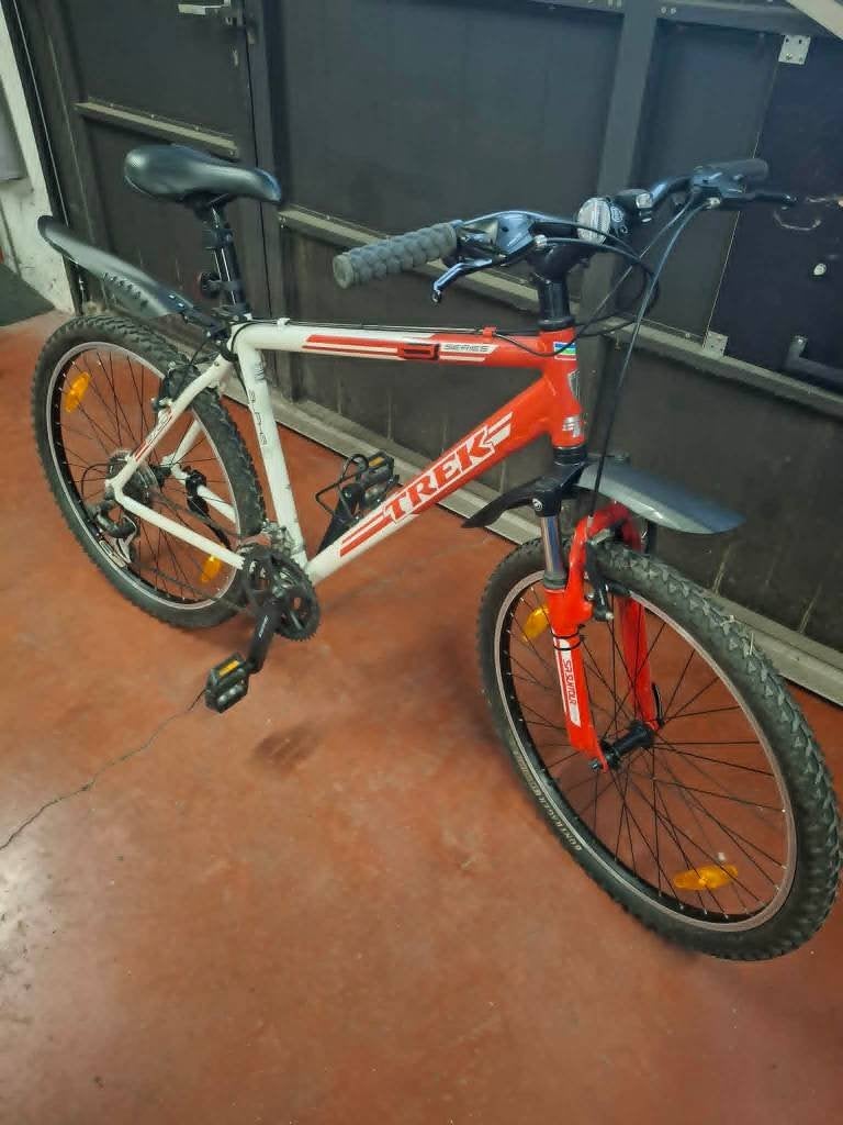 MTB Trek serie 3, Fietsen en Brommers, Fietsen | Mountainbikes en ATB, Ophalen, Hardtail, Velgrem, 49 tot 53 cm