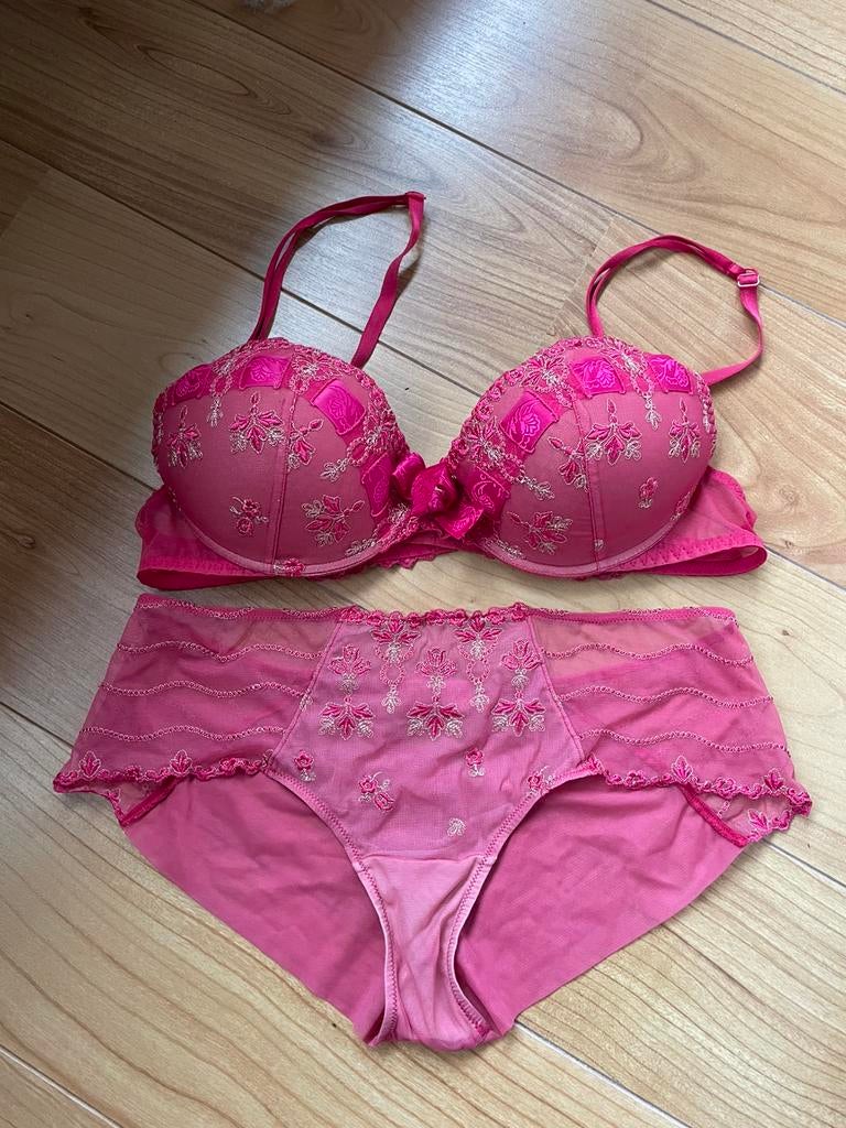 Mooi set Lise Charmel bh en slip, Verzenden, Rood, Setje