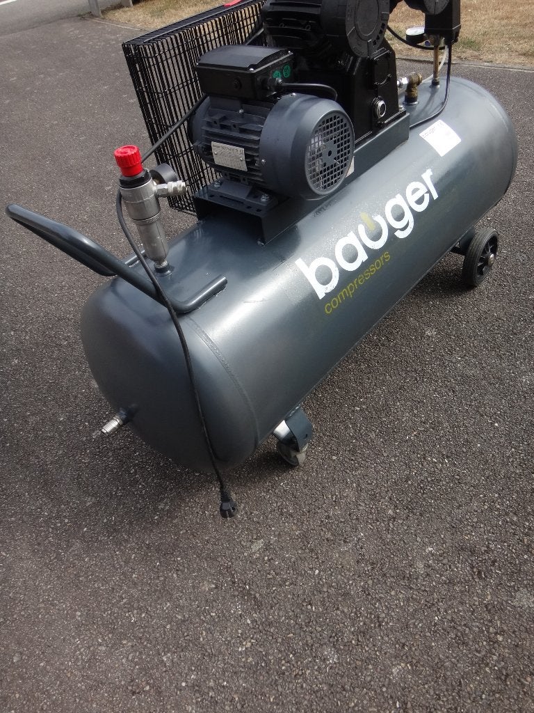 Compressor en toebehoren van Bauger, Doe-het-zelf en Bouw, Ophalen, Gebruikt, 400 tot 800 liter/min, Geluidgedempt
