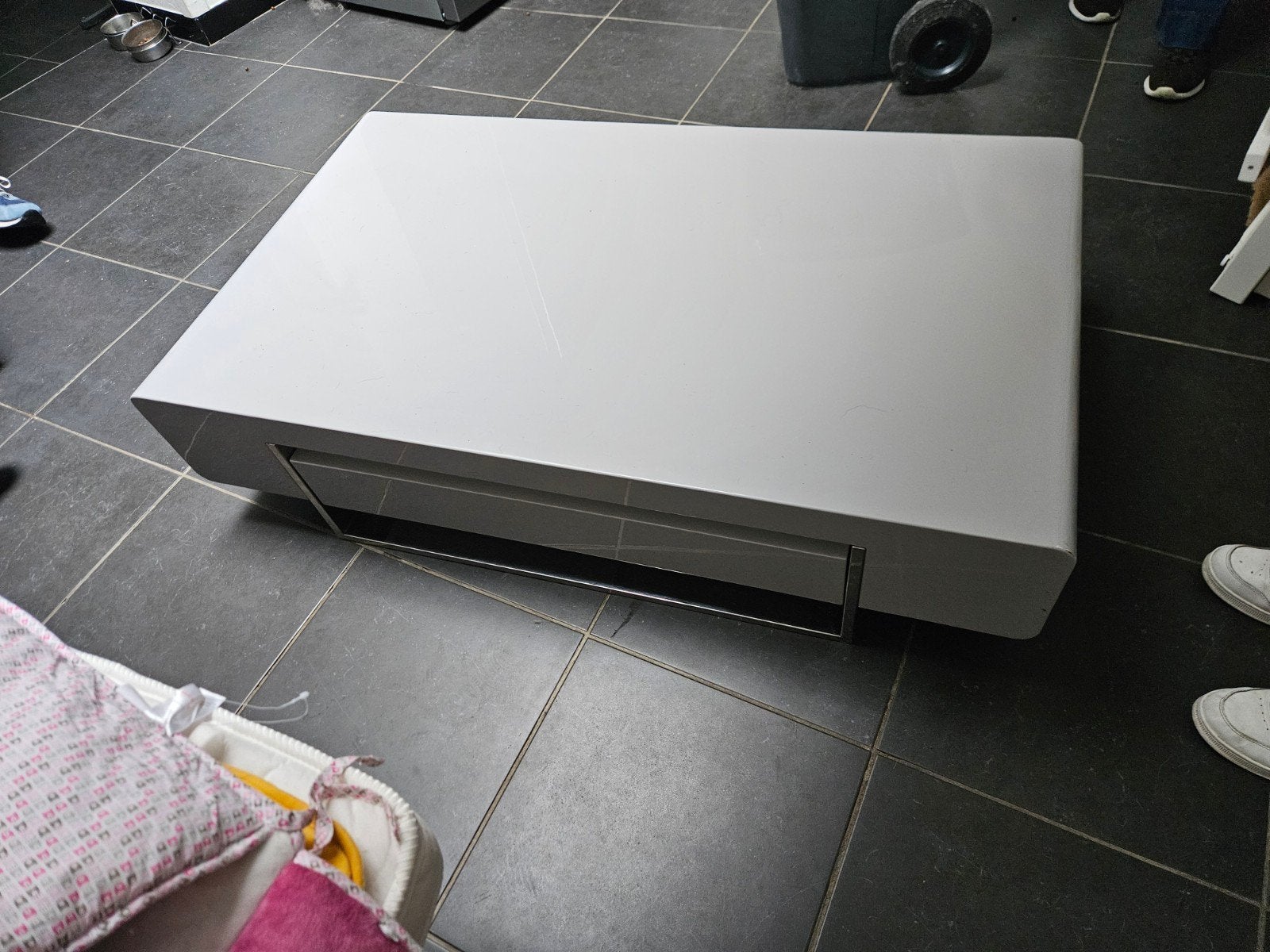 salontafel met schuif(blinkend grijs), Ophalen, 100 tot 150 cm, 50 tot 100 cm, Zo goed als nieuw