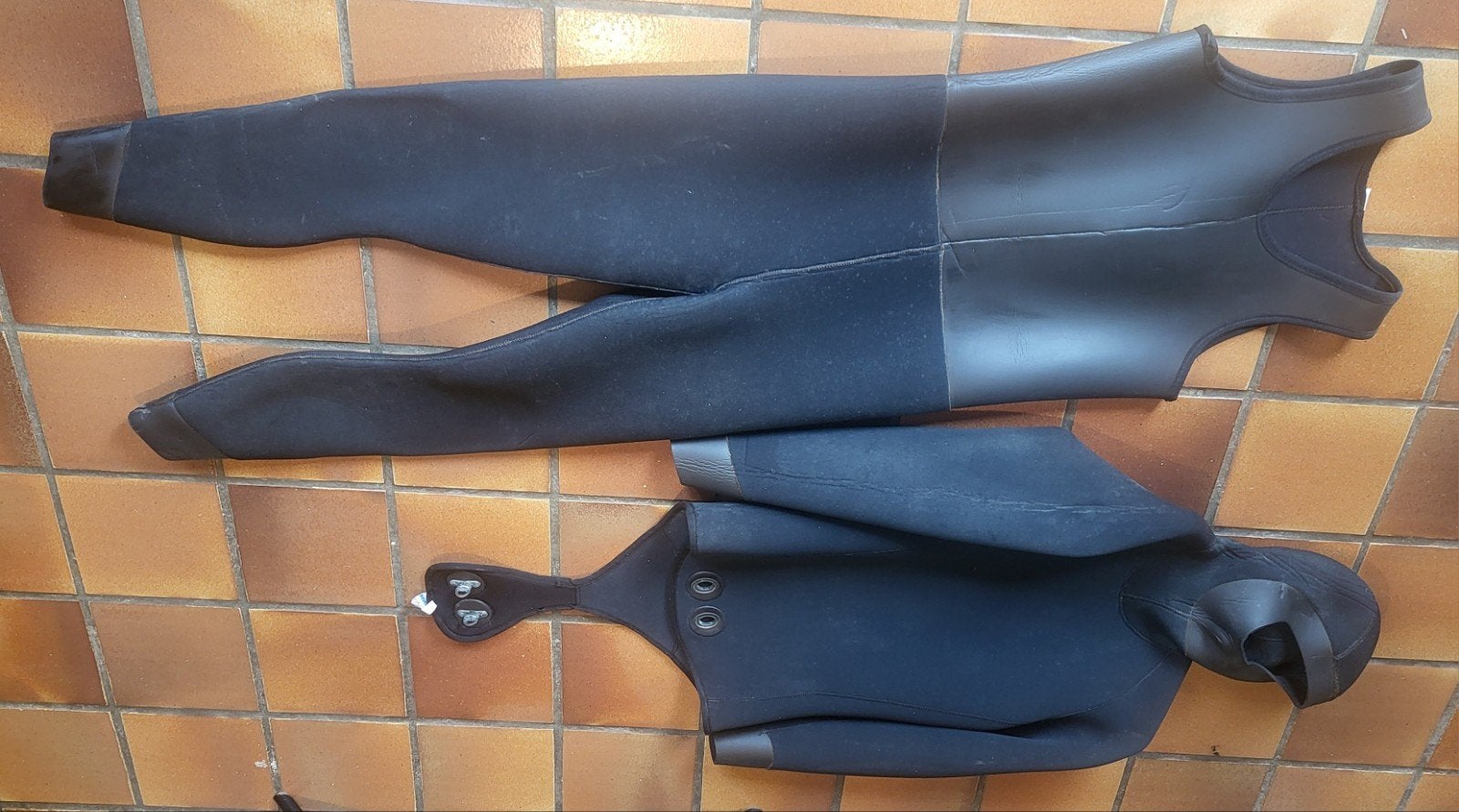 combinaison Beuchat chasse sous marine, Enlèvement, Utilisé, Combinaison de plongée