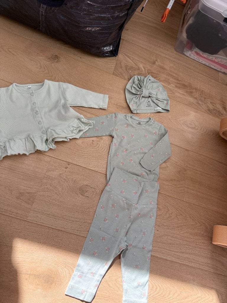 Ensemble H&M vert fleuri, Neuf, Enlèvement ou Envoi, Ensemble, H&M