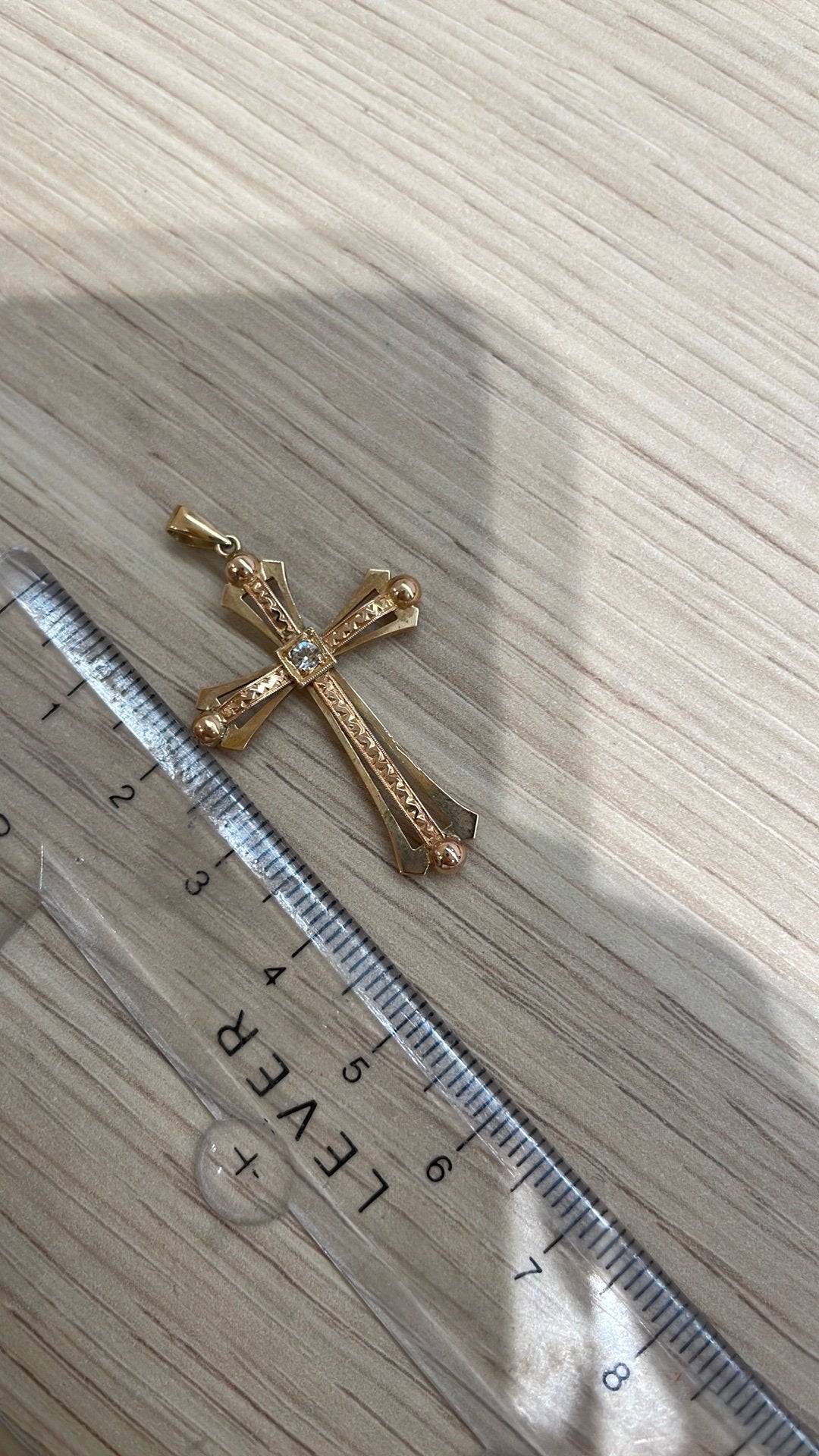 Croix en or 18 carats et zirconium, Rouge, Enlèvement ou Envoi, Comme neuf, Or