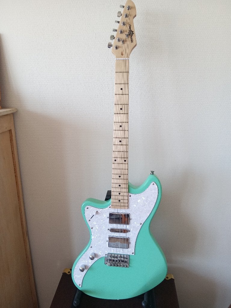 Guitare électrique Seattle (LH), Seafoam Green, Musique & Instruments, Instruments à corde | Guitares | Électriques, Enlèvement
