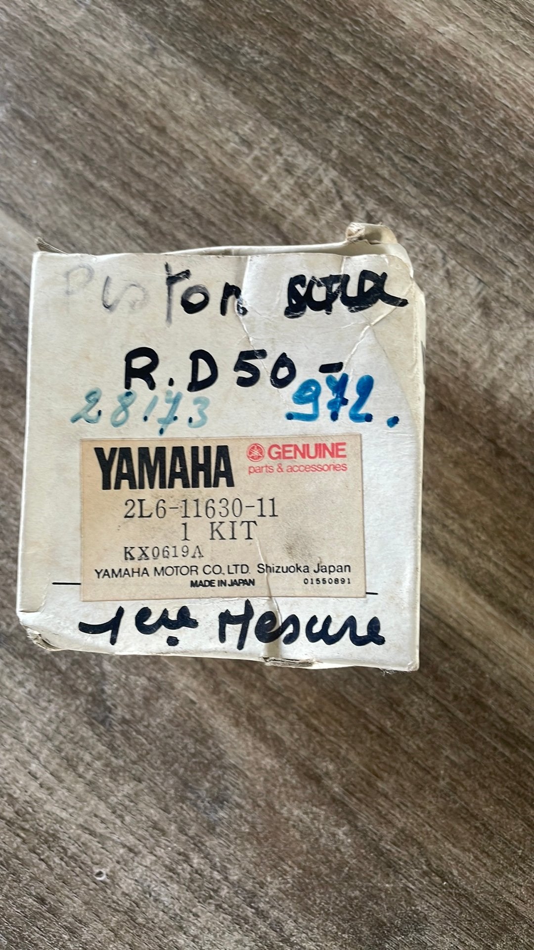 Yamaha RD nouveau ancien stock 30€, Vélos & Vélomoteurs, Pièces de cyclomoteur | Vélomoteurs, Enlèvement ou Envoi, Comme neuf