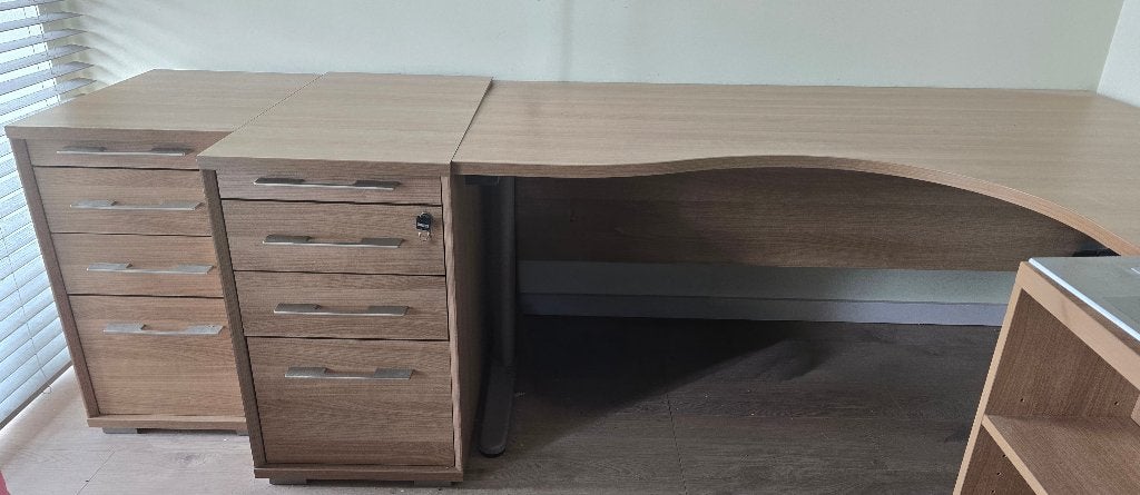 Bureau + 2 ladenblokken, 2 dossierkasten, rolkast, hangkast, Huis en Inrichting, Ophalen, Met lades, Gebruikt, Bureau-kast combinatie