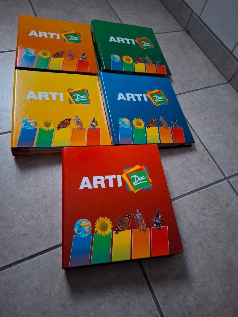 5 kaften van Artis Historia, Enlèvement, Comme neuf