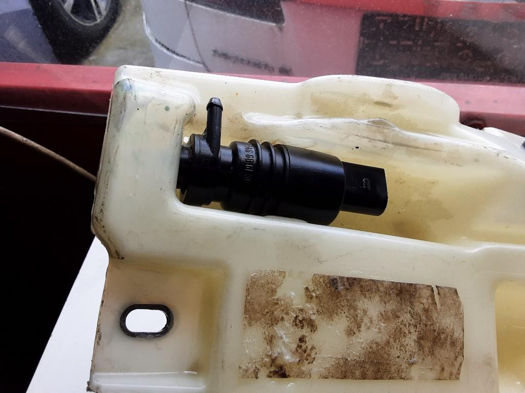 LAVE-GLACE POMPE AVANT Audi A8 (D3) (01-2003/07-2010), Mevr. I. Hauben, Audi, Utilisé, Rue de l'Espoir 34 34
4030  GRIVEGNÉE, BE