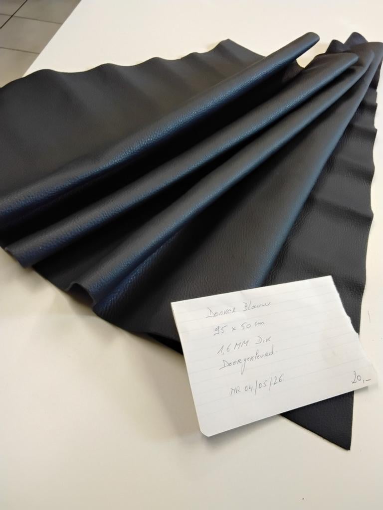 Leder, tassenleder, rundsleder, meubelleder, 95 x 50 cm, Hobby en Vrije tijd, Stoffen en Lappen, Ophalen, Nieuw, Blauw, Leer of Kunstleer