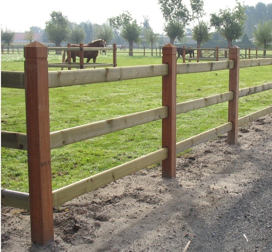 Clôture pour chevaux à 2 ou 3 poutres. En stock !, Animaux & Accessoires, Mise à l'étable, 4 chevaux ou poneys ou plus