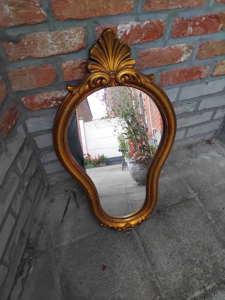 miroir ancien, Enlèvement