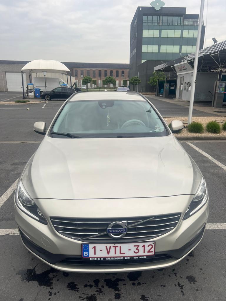 Volvo V60 2.0 Diesel Euro 6 - 2017 - Perfect onderhouden, Autos, Volvo, Cuir, Achat, Euro 6, Entreprise