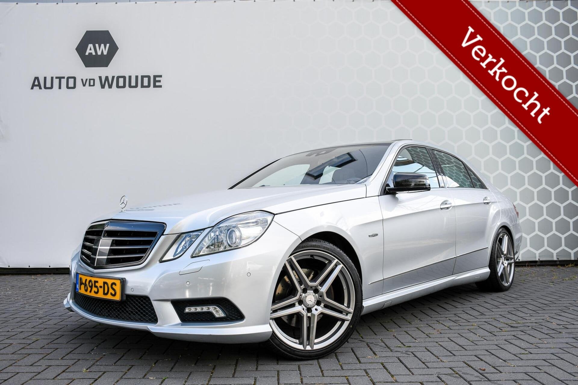 Mercedes E-klasse 350 CGI Avantgarde Schuifdak AMG Leer LED, Autos, Cuir, Achat, 2000 kg, Carnet d'entretien