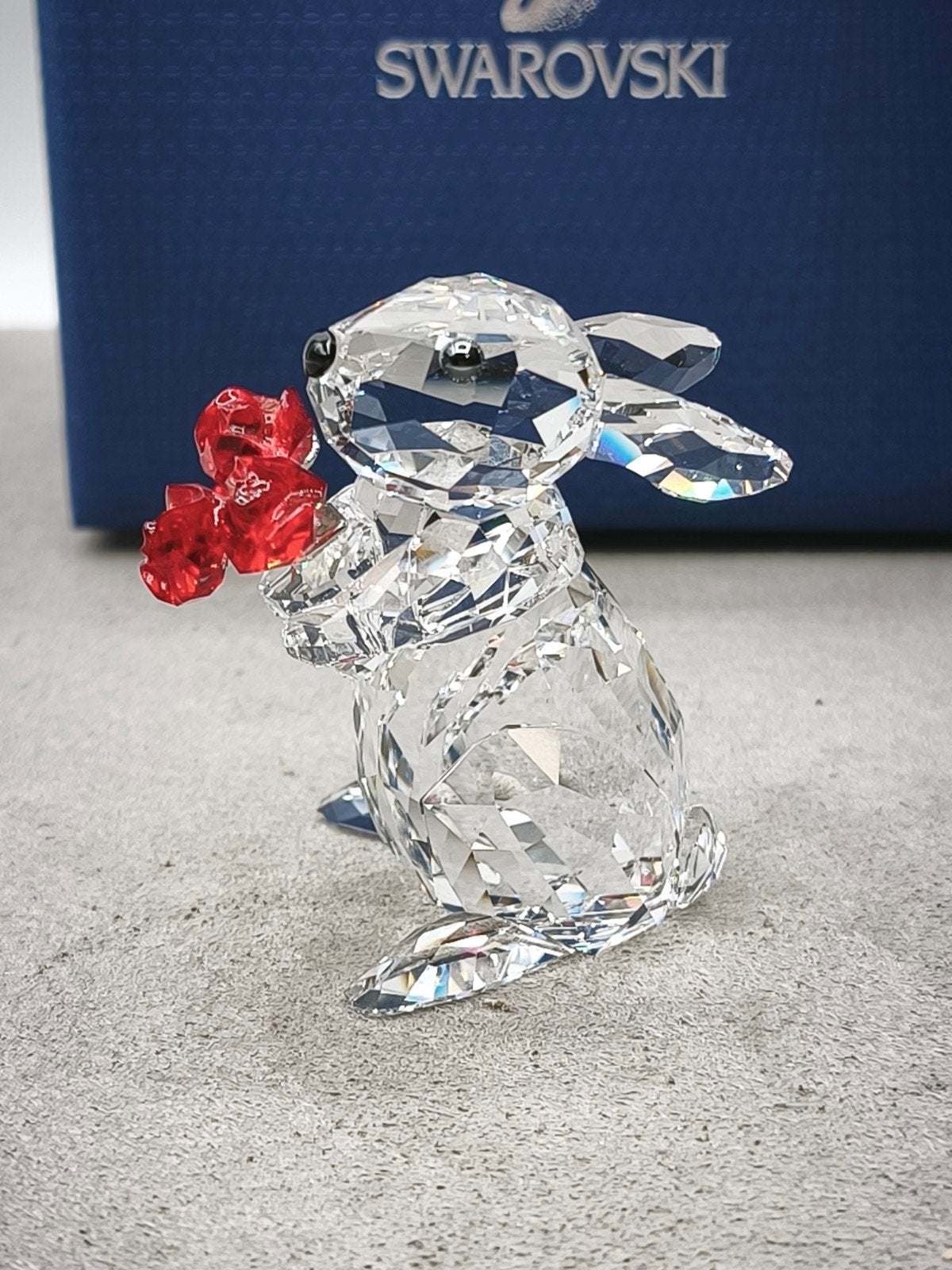 Swarovski Konijn met rode rozen., Verzamelen, Ophalen of Verzenden